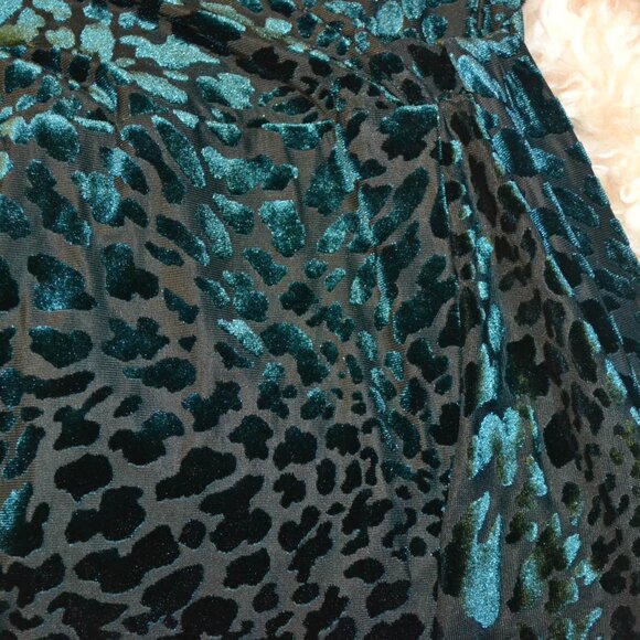 NWT Calvin Klein Green Velvet Midi Dress Size 4 - Picture 8 of 10